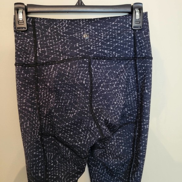 Lululemon True Self Crop II Samba Snake Battleship 6 - Picture 4 of 7